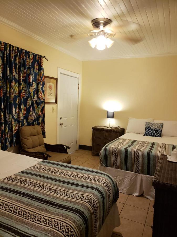 Midtown Guest House Шарлотта-Амалія Екстер'єр фото
